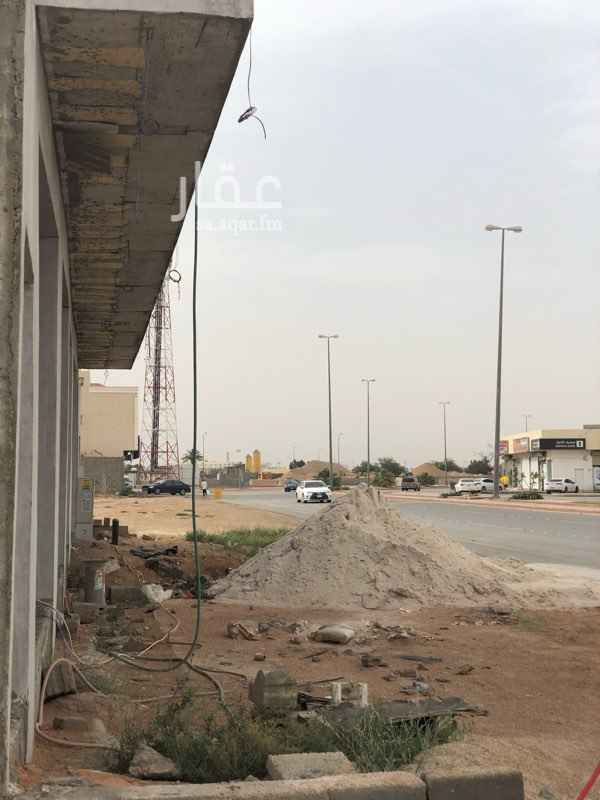 1485874 للايجار بالكامل من المالك مباشرةً
محلات جديدة قيد التشطيب
مساحة العقار : 625م
شارع عرض : 30م
أطوال العقار :
25م على الشارع في 25م
5 فتحات ومخصص مكان لصراف آلي
صافي مساحة المحلات 301م مربع "من غير الصرافة"
الموقع يصلح سوبر ماركت كبير أو صيدلية
قريب منه مجمع تعليمي رسمي للبنات حكومي للمراحل الروضة والابتدائية والمتوسطة ومسجد
السعر : 100 ألف لكامل المحلات "من غير الصرافة"
سيتم أخذ رغبات المستأجر بعد التوقيع رغباته في البلاط والجبس والدهان وما إلى ذلك لتنفيذها "في حدود المعقول"
للتواصل :
0541490476