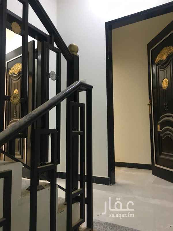 1757022 شقه عائليه جديده ٤غرف وصاله ومطبخ وثنين دوره مياه عداد مستقل قريبه من المطار والخدمات والمسجد
الاجار سنوي فقط كل ست شهور دفعه لايوجد اجار شهري