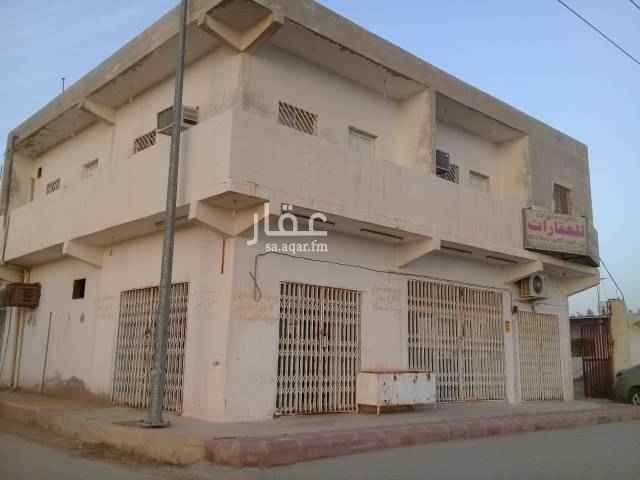 1645429 بيت للبيع بجو مساحته 900م وبه حوش وغرفة سائق ومحلات تجارية على الشارع العام بجانب شيب الماء عمر العقار ٢٢سنة التواصل واتساب فقط ولن يرد على الاتصالات