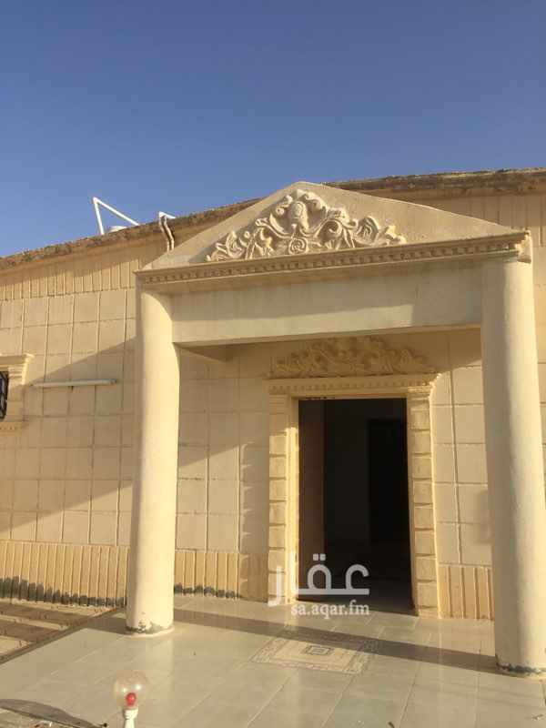 1513997 استراحة عزاب للاجار الشهري. ١٢٠٠. تتكون من مجلس ومطبخ وغرفتين ودورتتين مياه الغرف ديكور السقف صبه مدخل سياره. خلف المراعي.