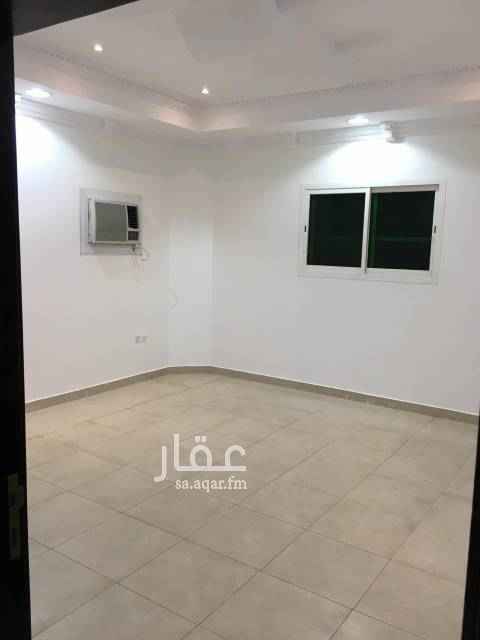 1673339 عباره عن شقه اربع غرف مجدده بي الكامل مطبخ راكب قريب الخدمات والمدارس ممتازه عند شارع النهوند مطلوب عائله صغيره عداد مستقل