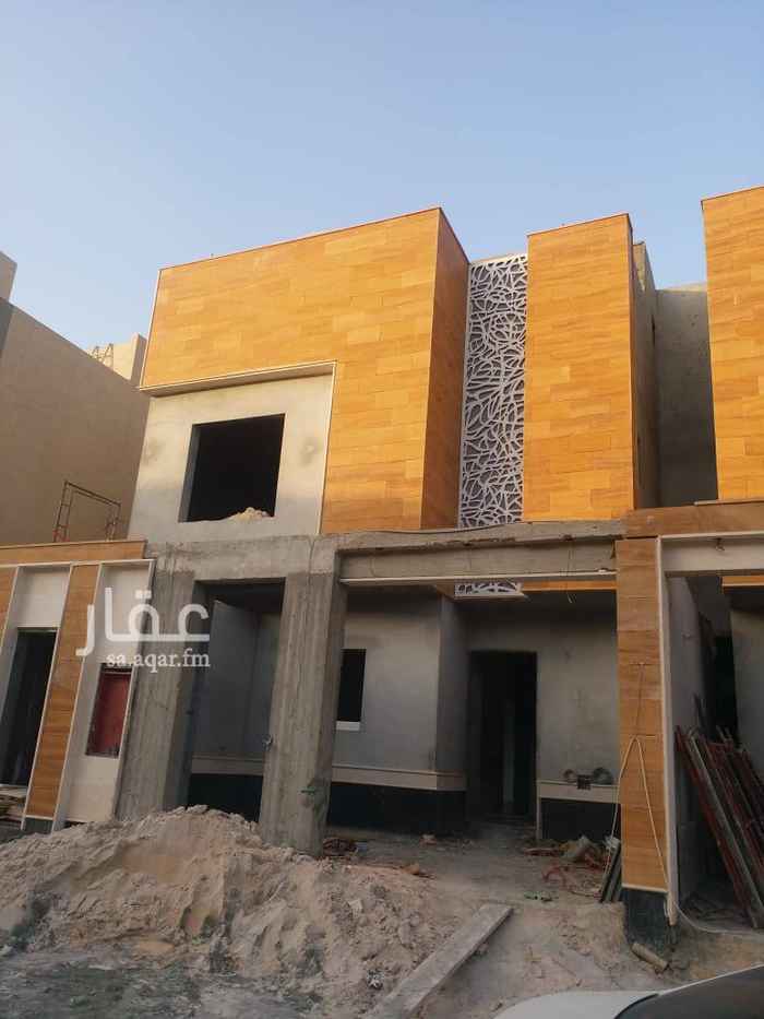 1553849 المساحة ٢٧٥متر درج وشقه به مسبح
٤ غرف نوم وصاله
إستقبال كامل . شقه مدخل خاص مليون ١٠٠الف