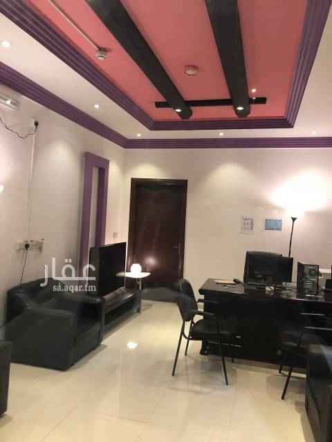 1548620 مكتب للتقبيل مؤسس بالكامل مكون من غرفتين + حمام الايجار السنوى ٣٥٠٠٠ الف فى السنه طريقة الدفع كل ستة اشهر على شارع الملك عبد العزيز حى المصيف