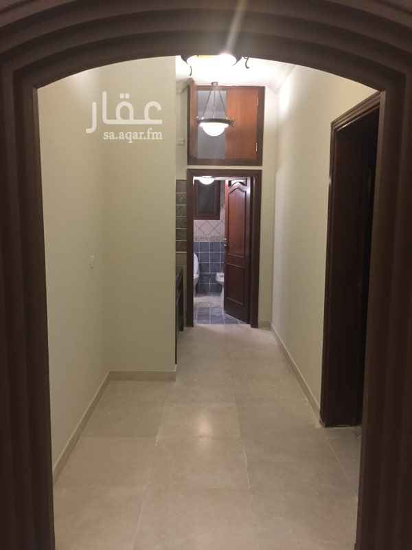 1100910 دور كامل في فيلا في حي البساتين علي مساحة 750 متر مجدد بالكامل مكون من 5 غرف نوم و3 مجالس و 2 صاله و 5 حمامات مدخلين دور اول علوى قريب من مسجد اللؤلؤه قابل للتفاوض