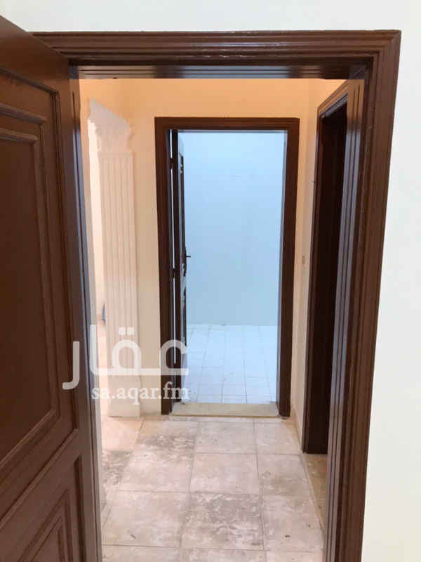 1686775 شقة للايجار بحي النزهة بالقرب من مطار الملك عبدالعزيز ( عوائل و عزاب )
للتواصل / 0556689874