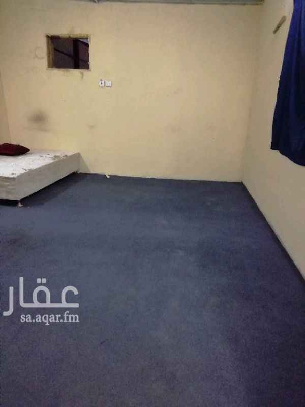 1352733 حوش للايجار. + غرفتين علي شارع ٥٢ ام الحمام شرق الحمدانيه