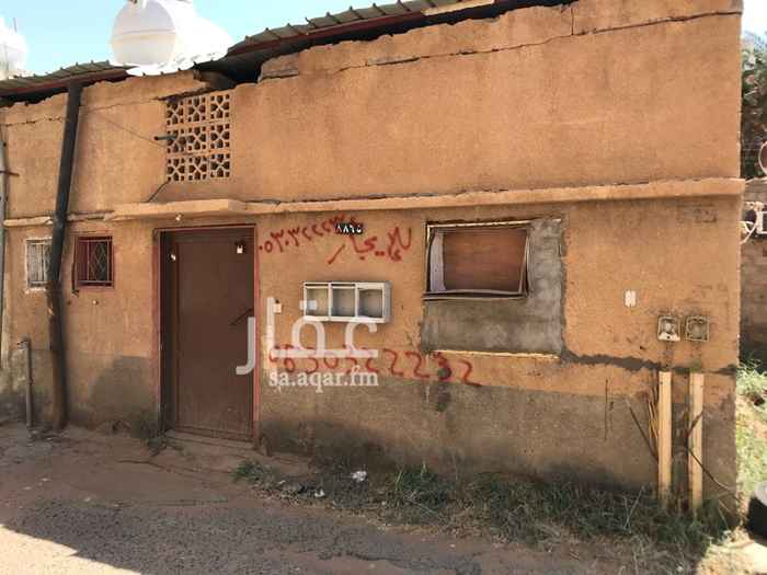 1677524 يوجد عدد 2 بيوت شعبيه
كل بيت مكون من 3 غرف وصاله
ينفع للسكن
كل بيت اجاره ب 500 ريال