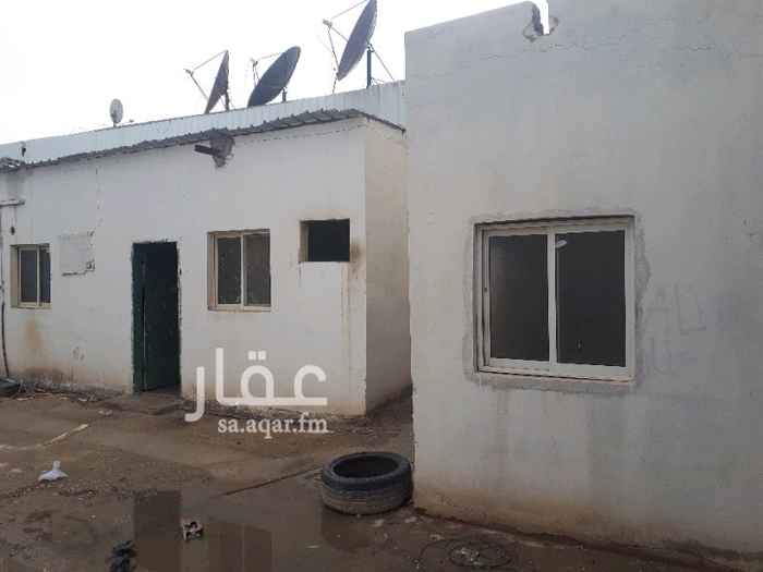 1296756 عبارة عن حوش بة ٥ غرف و٣ حمام ومطبخ علي شارعين وكما يتوفر ورش ومصانع واحواش