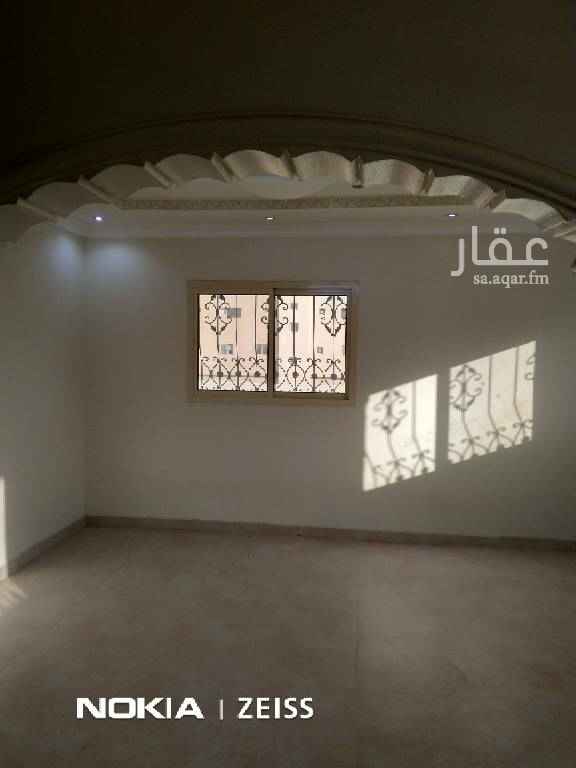1698306 دور علوي في فيلا يتكون من مجلس رجال وصالة طعام رجال وصاله وثلاث غرف نوم وثلاث دورات مياه ومطبخ وغرفة غسيل قريب جميع الخدمات تقاطع عسير مع الشفاء