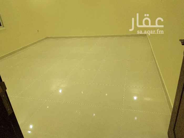 1543986 للايجار شقه علويه دوبلكس جديده لها مدخل خاص وجراش للسياره فيها ٨ غرف و٢صاله و٥ حمامات ومطبخ وسطح خاص الغرف كبيره السعر ٣٨ الف ٠٥٣٠٦٤٠٧٣٢