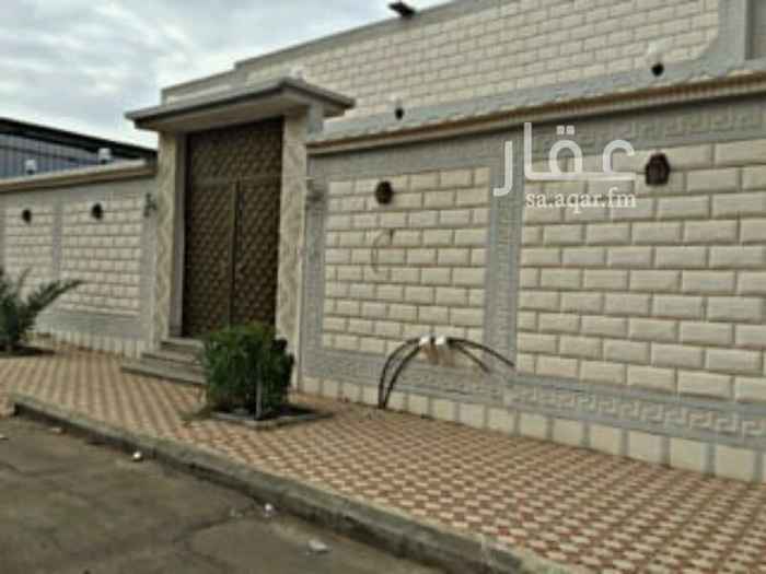 1410468 فله دور أرضي مساحة 630 شقتين كل شقة 5غرف وصالة. ومطبخ دورات مياه 3 الشقة الثانية نفس النظام الحمدانية حي الصالحية قريب الشارع العام وقريب بندة المطلوب مليون و300 قابل للتفاوض