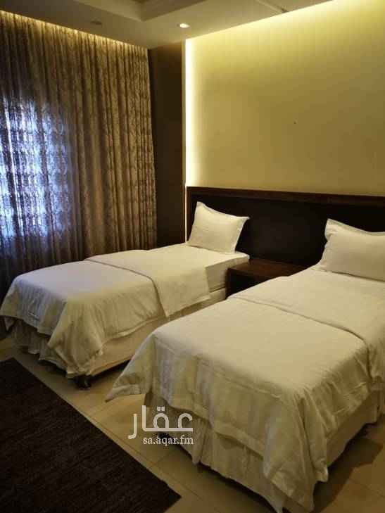 1688221 شقه موثثه تاثيث فندقي عدد 4 غرف 3 حمامات وصاله ومطبخ