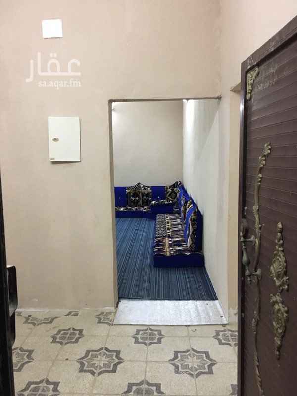 1690605 ايجار شهري عزاب او عوائل
تتكون من غرفتين وحمام ومطبخ وحوش كبير فيه فرن وغساله ومكيفات راكبه
ثلاجه