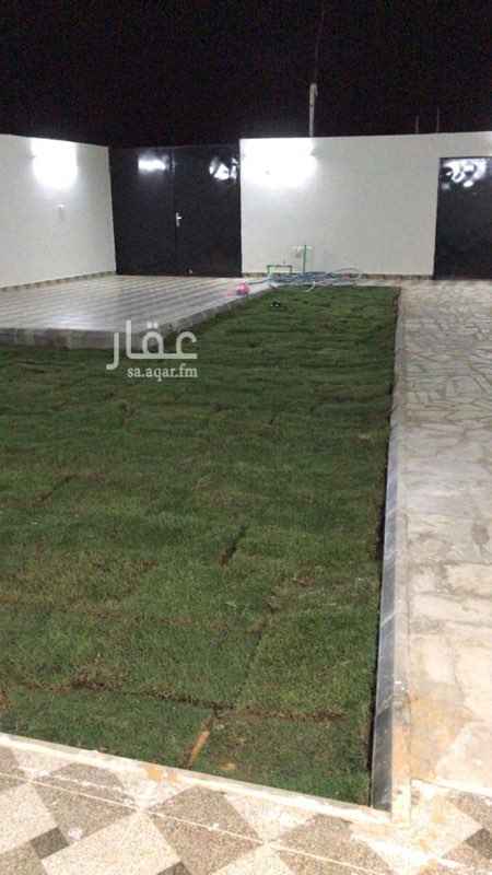 1704217 شاليه جديد غرفتين وصاله ومطبخ ودورتين مياة وحوش واسع ويوجد مكفين جدد وثلاجه وفرن وتلفزيون وماسيم والموقع يجبرني احط اي مبلغ والتواصل ع هذا الرقم واتس واتصال 0505663668 ابونايف