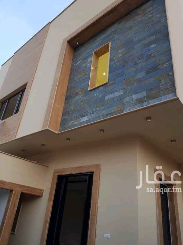 1349724 للبيع فيلا في الياسمين مربع ٢٥ درج صاله مع شقه الدور الأرضي مدخل سياره ملحق خارجي ومجلس رجال ومجلس نساء و مقلط و مطبخ وغرفه شغاله مستودع مصعد الدور الأول ٥ اجنحه نوم وصاله السطح غرفه شغاله الشقه ٣غرف وصاله الموقع غير دقيق٢ مليون على السوم