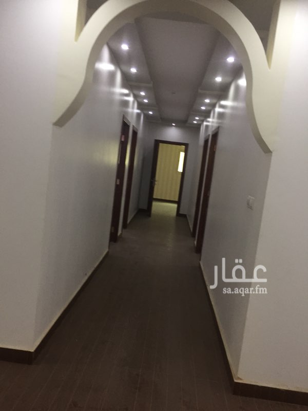 1481516 مكاتب مقسمه من الداخل بشكل ممتاز يوجد خدمات نظافه وحارس بالمجمع ٢٤ساعه ويعتبر سعر المتر بالمنطقه ممتاز علي الشكل الداخلي جميع المكاتب مستاجرة بالمبني