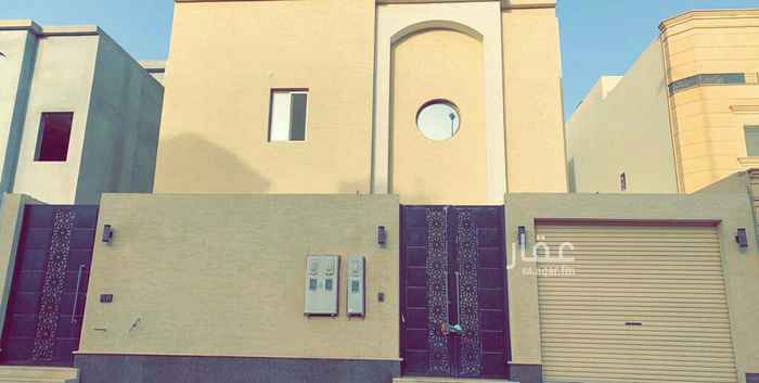 1504803 فيلا في حي الياسمين مربع 16 - جنوب انس بن مالك - واجهتها غربية
فلة مساحة 364 متر - دور وشقتين من دورين درج داخلي) كل شقة بعداد مستقل بناء شخصي
الدور الاول/ 3 غرف نوم - مجلس - مقلط - صاله - مطبخ
الشقق/ 2 غرف نوم - مجلس - مقلط - صاله - مطبخ - مستودع - غرفه خادمة - غرفة غسيل
بناء شخصي ممتاز جدا
ناقص الفلة فقط الادوات الصحية