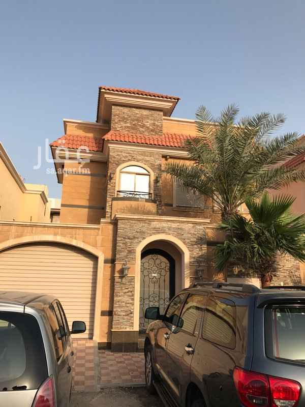 1739445 تقع الفيلا خلف اسواق مزايا سنتر وبقرب صالة الاندلس للافراح و بقرب العثيم مول وفي منطقة مرتفعة وترتبط بشبكات الطرق السريعة الى الظهران والرياض والخبر.
تشمل الفيلا كما هو موضح؛ ٥ غرف نوم، صالتين، قبو، مجلس و مقلط ومطبخ وغرفة سائق وخادمة ومنطقة غسيل بالاضافة الى بركة سباحة وحوش خلف الفيلا و المساحة الاجمالية لمسطح الارض ٤٤٠ متر مربع. السعر يشمل الاثاث و الاجهزة الكهربائية والدواليب. المطبخ تركيب كانكو، والدواليب من المخازن المبتكرة. عمر الفيلا ٨ سنوات. التواصل عن طريق الواتس اب او رسائل جوال فقط.