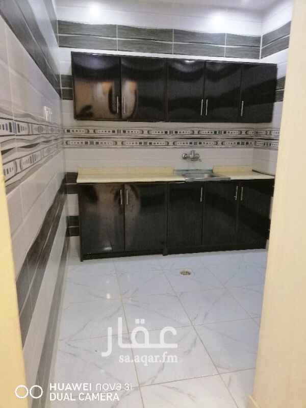 1329451 شقق عزاب فاخره للايجار
الشقق تتكون من غرفه وصاله ومطبخ وحمام
شامله المكيفات ومطبخ
طريقه الدفع كل ثلاثه اشهر او سته اشهر
او شهر 1300 ريال