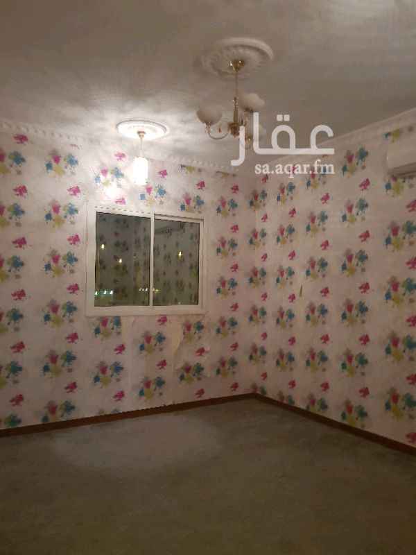 1216963 دور علوي بالملقا مدخل مشترك به مجلس مقلط صاله و٣ غرف نوم
مكيفات ومطبخ راكبه