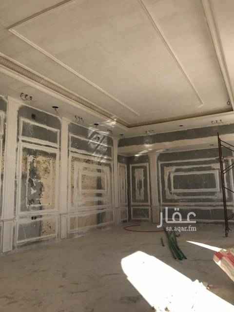 1440688 فيلا فاخره مع استراحه الفيلا الارضي مجلس مقلط صاله ومجلس نساء وغرفه كبار السن العلوي ٣ غرف نوم توجد ٣ شقق كل شقه ٣ غرف الاستراحه بها ملاحق وشلال