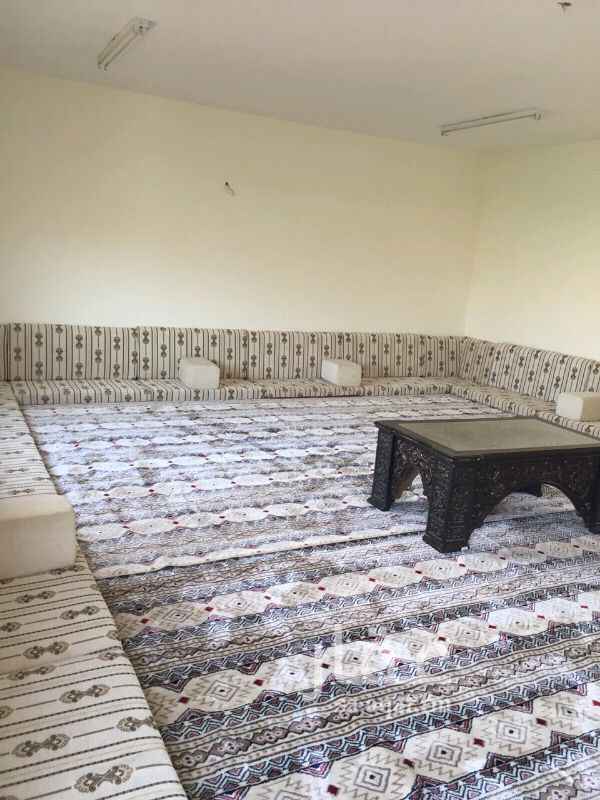 1562220 استراحه للايجار اليومي للعيد قسمين مساحه 1500 متر الموقع طريق رماح شرق المحطه الجديده قبل محطحه صحاري بعد من طريق رماح العام كيلو ونص تقريبآ الصور توضح اجارها اليومي 1,500 ريال الوقت من الساعه 5 مساء الى الساعه 2 قبل الفجر
للاستفسار ج/ 0530966055