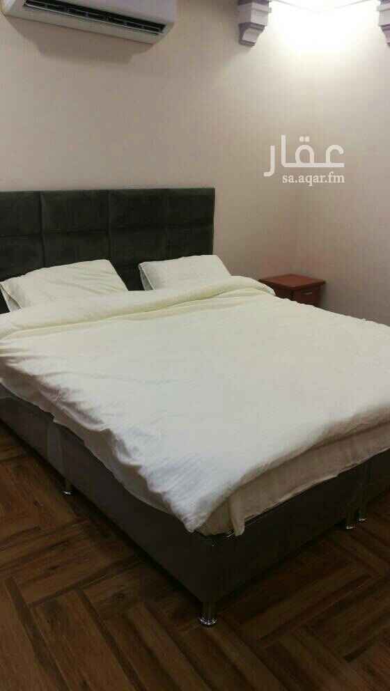 1685700 شقة ملحق مفروشة غرفة نوم و غرفة مجلس وصالة ومطبخ وحمام وغرفة للغسيل بالربوة العريض خلف مدارس الأوس العقار جديد وفيه مصعد وحارس وقريب من الخدمات مبلغ الإيجار 3000ريال شهريا
