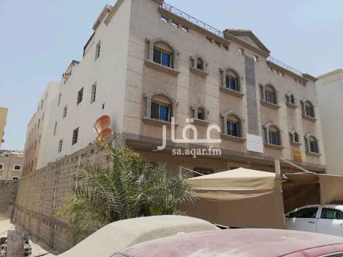 1220687 شقة دبلوكس للإيجار في حي الجوهرة كورنيش الدمام َمكونة من مجلس ومقلط وصاله واسعه ومطبخ وحمامين والدور الثاني 3 غرف نوم وحمام والرابعه ماستر مع حمام وغرفة تبديل ملابس والدور الثالث غرفه ماستر مع حمام وسطحين ومطبخ ويوجد موقف خاص مع مظله مركب والدبلوكس كله سيراميك من النوع الفاخر وجبسمبورد ونوافذ عازل صوت دبل قلاس