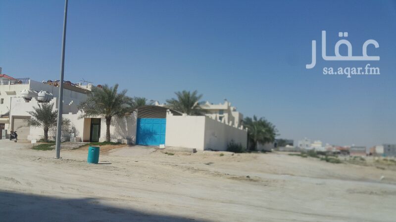 911652 استراحة في العزيزية حي الشراع خلف محطط الحقيل تتكون من فله دورين وملحق وحوش أمامي وخلفي تفتح علي 3شوارع تحتوي على 2 بئر ماء حلو ونخيل مثمر المطلوب 3مليون مباشر مكتب ناصر الشمراني