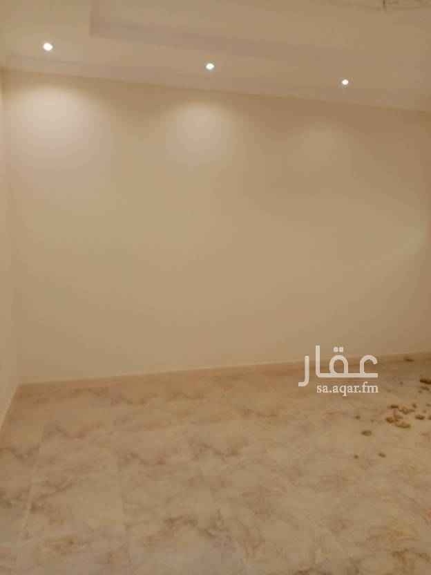 1635102 شقه للإيجار في حي المنار ٤غرف ٤ حمامات صاله مطبخ مدخليين على شارع رئيسي موقف خاص السعر قابل للتفاوض