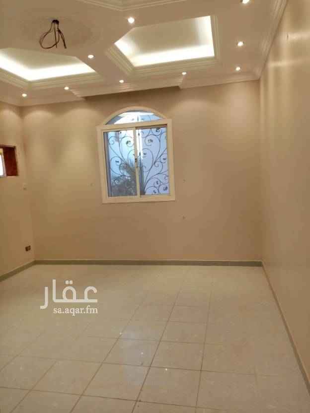1635138 شقه للإيجار في حي المنار بجوار مسجد ٤غرف ٣ دورات مياه مطبخ صاله كبيره في فله الدور الأول درج