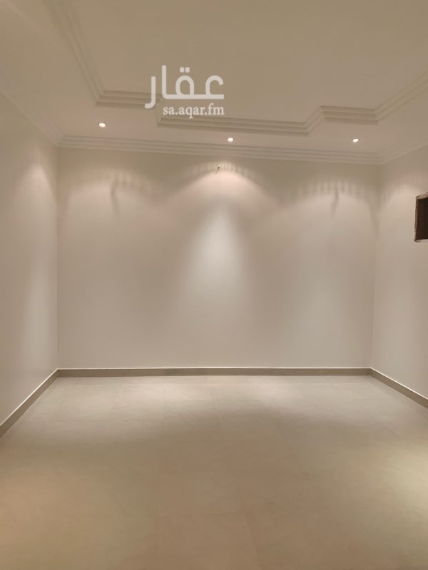 1646096 شقة للايجار
حي الملك فيصل موقع مميز خلف العثيم بالملك عبدالله
3 غرف وصاله ومطبخ ودورتين مياة
مجددة بالكامل
سعر الايجار 18 الف
عداد كهرباء مستقل