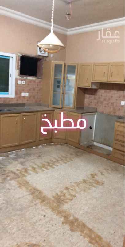 1533225 📍سلام عليكم 💡يوجد لدينا شقه عبارة عن 3 غرف وصاله ومطبخ راكب ويوجد بها مكيف اسبلت واحد الكهرباء مشترك الموقع ممتاز ..📞للتواصل على الرقم 0531115521 أبو أنس وشكراً 🎈