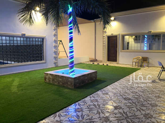 1700387 استراحة راقية للبيع
المساحة 900 م على شارع 16 ( الارض بوثيقة وليست بصك )
جميع مباني الاستراحة مسلحة
الموقع مخطط البدر يفصلها شارع عن مخطط الوفاء من الجنوب
الاستراحه واجهتها غربية 25 متر على الشارع 36 في الداخل
مجلس رجال ومجلس نساء وثلاث غرف وصالة وخمس حمامات وملعب ومسبح وجلسات خارجية انجيلة صناعية