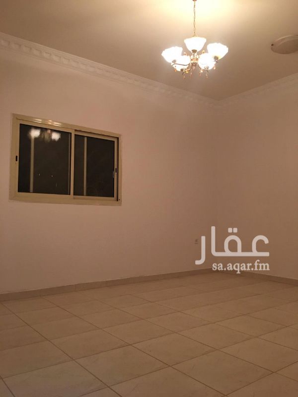 1123192 شقه للبيع بحي اليرموك ثلاثه غرف وصاله كبيره ومطبخ راكب وحمامين يوجد بالعماره مصعدين المطلوب ٤٥٠الف من المالك مباشر
