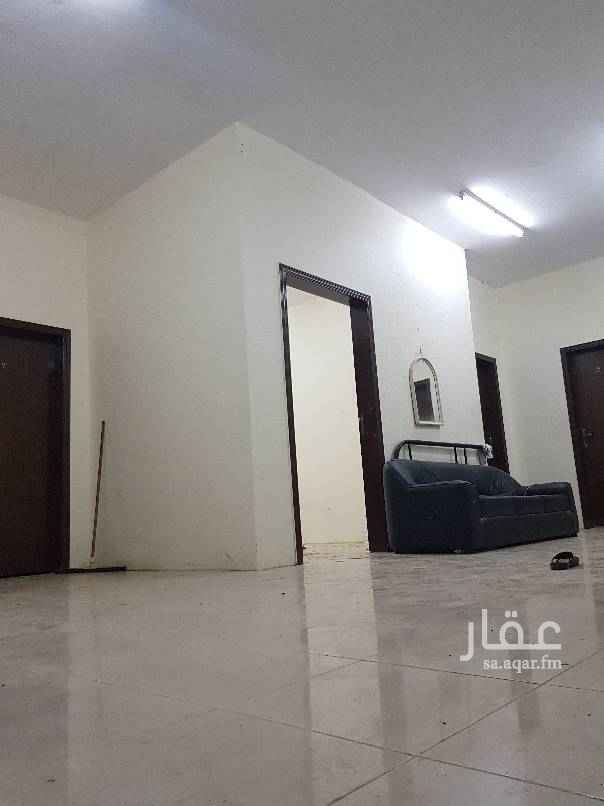 1704857 يوجد غرف عزابيه متوفرة حي الموسى غرب الرياض قرب اسواق العثيم المواصفات ١ غرف كبيرة مستقلة٢ صالة كبيرة٣ حمام ٤مطبخ الكهرباء والماء مشترك مع الغرف جوال صاحب العقار جوال ابوعبدالملك ٠٥٣١١٤٢٧٧٧