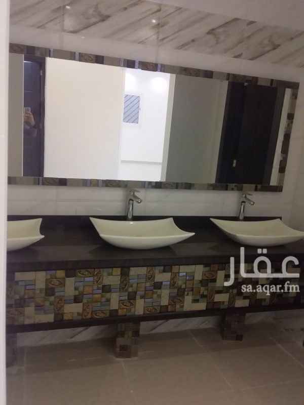 1351493 مشب مجلس مقلط صاله ٤غرف نوم ٤دورةمياه وغرفة شقاله وبراغرفةسواق الموقع حي الرمال الذهبي مستخدم نضيف