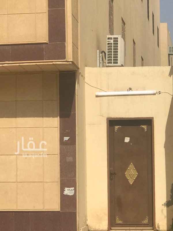 1401906 شقه دور ارضي بعمارة أميره ١ عباره عن مدخلين باب مستقل على شارع ٣٠ وباب مشترك مع مدخل العماره على شارع ٢٠ وعدد اربع غرف وصاله ومطبخ وثلاث دورات مياه ومستودع خارجي في الحوش الجانبي وايضاً بالامكانيه وضع غرفة سائق في الحوش الجانبي نظراً لوجود باب مستقل على الشارع الموقع بجانب مجمع مدارس المطورون