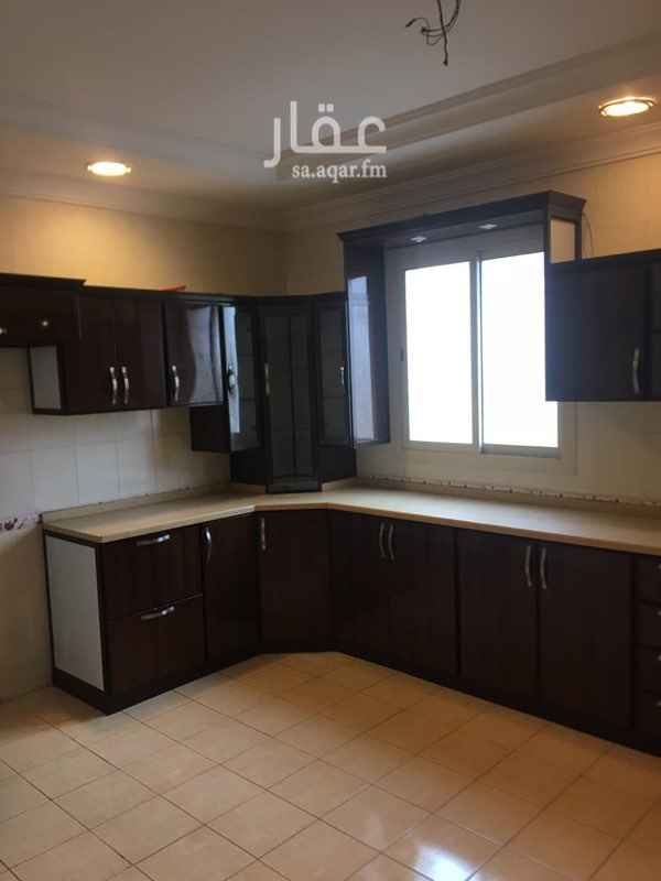 1465537 فيلا للايجار بحى النعيم مصعد ومطبخ راكب وبدون مكيفات
الدور الارضى مجلسين وصاله ومطبخ صغير ومصعد
الدور الاول ٣ غرف نوم وصاله ومطبخ رئيسى
الملحق غرفه نوم بحمام وغرفه خادمه مع غسيل مع السطح