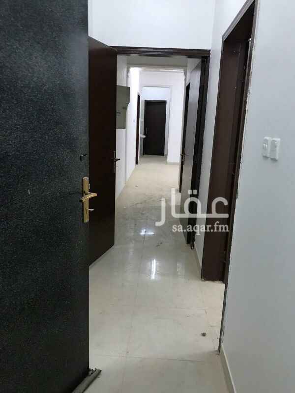 1410922 دور علوي للايجار حي الرمال التعمير مجدد بلكامل سطح دقعتين 20 الف