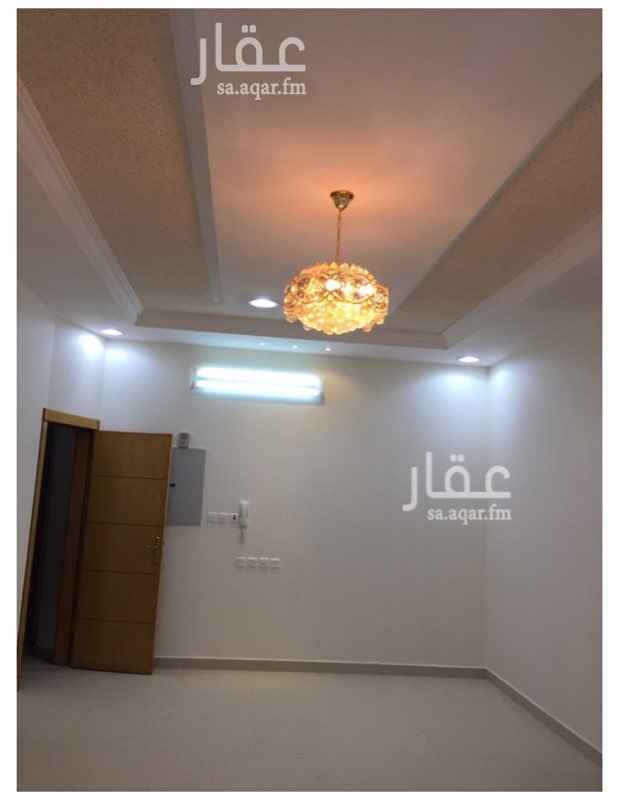 1687964 شقه للايجار بحي رمال الذهبي
تتكون من ثلاث غرف + دورتين مياه + صاله + مطبخ
يوجد ديكورات واضاءه كويسه
عداد مستقل
شبكه جوال ممتازه والياف بصريه
مياه مجانا
سعر شهري 1400
سعر سنوي 15000
للتواصل واتساب او اتصال
0567546671
0531329810