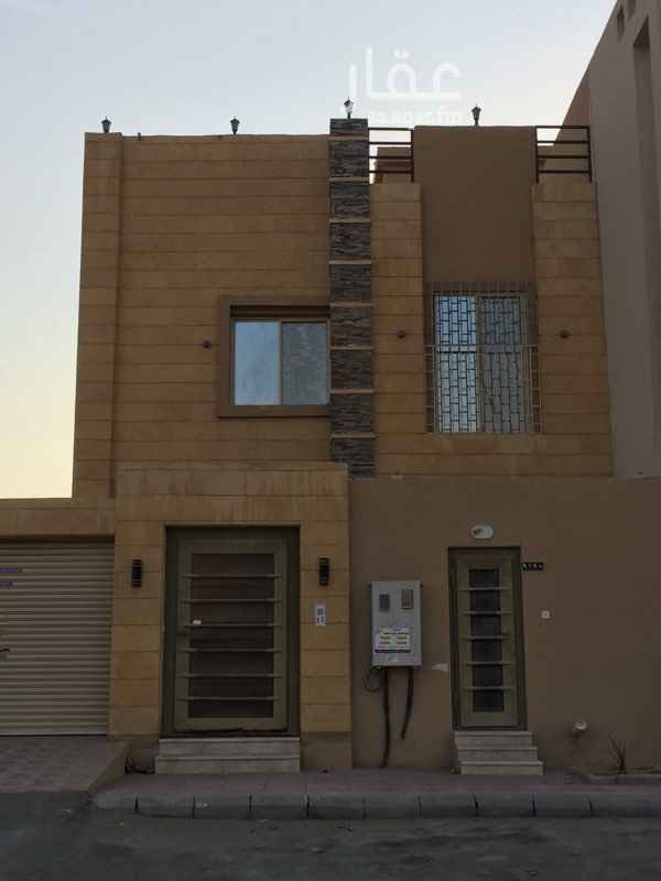 1752429 للإجار
فيلا دوبلكس متصل في مخطط الجمجوم الصواري بجوار الدفاع المدني شارع الملك سعود
الدور الأرضي صالة كبيرة مفتوحة ومجلس ومطبخ
الدور الثاني أربع غرف نوم ثلاث دورات مياه وصاله وبوفية صغيرة
الملحق غرفة نوم غرفة خادمة + غرفة غسيل زائد +سطح
مساحة البناء ٤٨٥
على شارع 30 موقع جداً طيب
مساحة الأرض ٢٩٠
يوجد مسبح صغير
دورين وملحق
التواصل على الرقم 053 134 6329