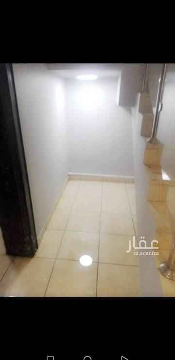 1645485 شقة دورين حي حطين بجوار جامع العجلان تتوفر كافة الخدمات بالحي مدخل خاص بالإضافة لمدخل العمارة توجد غرفة سائق وسطح خاص
الشقة الدور الأول ٣ غرف نوم بدورات مياه صالة صغيرة
الأرضي مجلس بدورة مياه وصالة ومطبخ وملحق بها حوش صغير
