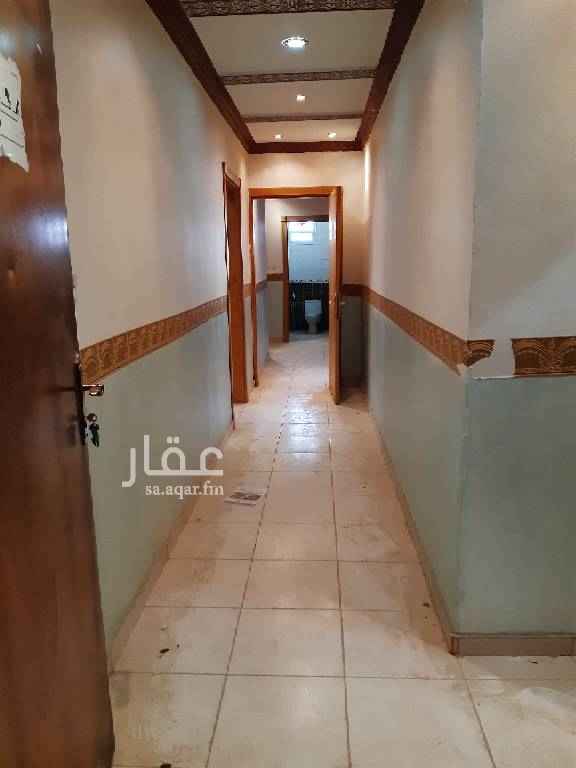 1639511 #شقة للبيع
# التصميم
* الشقة في الدور الاول
* الشقه عباره عن دورين
* الدور الاول غرفتين ودورتين مياه وصاله ومطبخ
* الدور الثاني ٣ غرف ودورتين مياه وصاله
* يوجد مصعد في العماره
# الموقع
* حي التلال
* قريب من الخدمات
#السعر :250,000
# ارقام التواصل
# 0531384440
# 0548978855
# 0536071110
# 0536145550