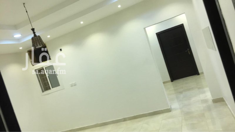 1640503 ٤ غرف + صالتين صاله موزع و صاله رئيسيه + مدخل نساء خاص ومدخل رجال
+ غرفة غسيل + غاز مركزي
جناح غرفة نوم بحمام
حمام خاص ب المجلس
وحمام يخدم الصالة الداخليه
للتواصل مع الحارس : ٠٥٠٨٢٧٦٦٤٩