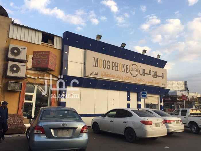 1384620 المساحه / 339 متر
على شارعين : شارع عرض 30 متر جنوبي وشارع غربي 15 متر
الموقع / شارع الملك خالد قبل المرور على اليسار
السوم اليوم العصر : 700 الف ريال
انا مسوق عقاري وتعاملي مع المالك مباشره وعمولتي 2٪