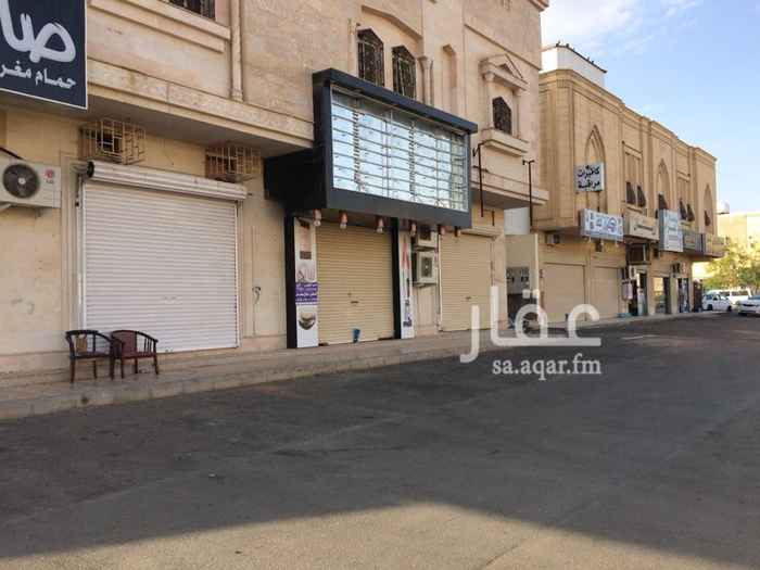 870282 ثلاث محلات للأيجار السنوي المساحه 50 متر عدد محلين و 40 متر عدد محل.
من المالك مباشره.