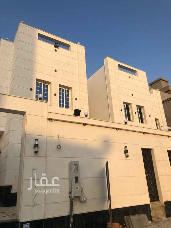 1713212 فله نضام درج داخلي فاخره مساحت330
الدور الارضي صوالين ومطبخ ودورتين مياه
الدور الاول 4غرف وصاله وسرفيز غرفتين رئسيه وغرفتين بحمام
الملحق غرفتين نوم وغرفت شغاله بدورت مياه مع سطح
المطلوب مليون و200الف
لتواصل مكتب الوسيط للعقار
موسى
Mobily +966565979351
STC +966531851037