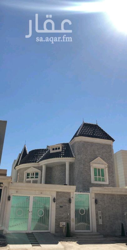 1410367 فيلا جديده بحي الياسمين قرب تقاطع طريق ابوبكر مع طريق الملك
مساحتها 420م
حي الياسمين مربع 25
الواجهه حجر رمادي
مجلس مقلط صالتين ومطبخين وغرفة لكبار السن. ملحق وغرفة سائق.
الدور الثاني خمس غرف مع دورات المياه. صاله.
الدور الثالث غرفتين ودورة مياه وغرفة غسيل. مع تهيئه السطح لعمل غرفه. درج مفتوح كلها رخام حتى دورات المياه
عمرها سنتين بناء شخصي كل مواد البناء من الاصلي والضمان
الحد مليونين و600الف ريال
عبدالله المنيع للعقارات
0531947464