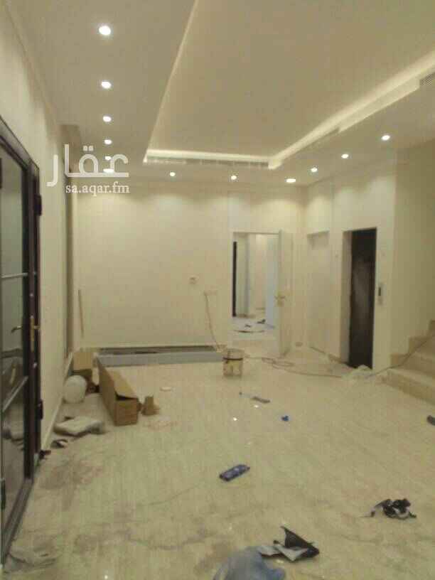 1738581 للبيع فيلا حي بدر إ درج صاله جديدة معا شقتين أربع غرف نوم البيع بدون الضريبة يوجد مصعد